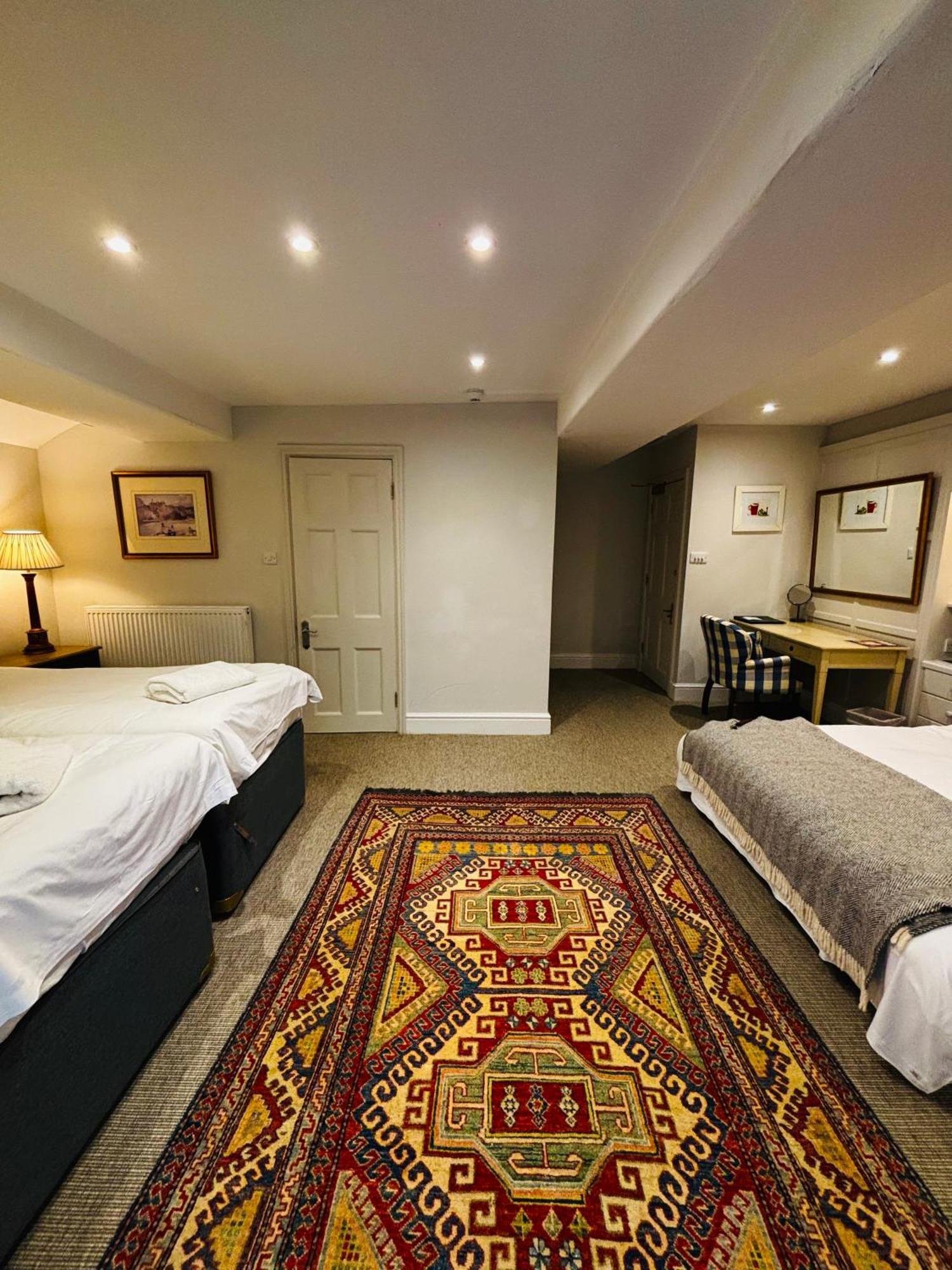 The Windsor Town House Hotel Bath Kültér fotó A room at the hotel