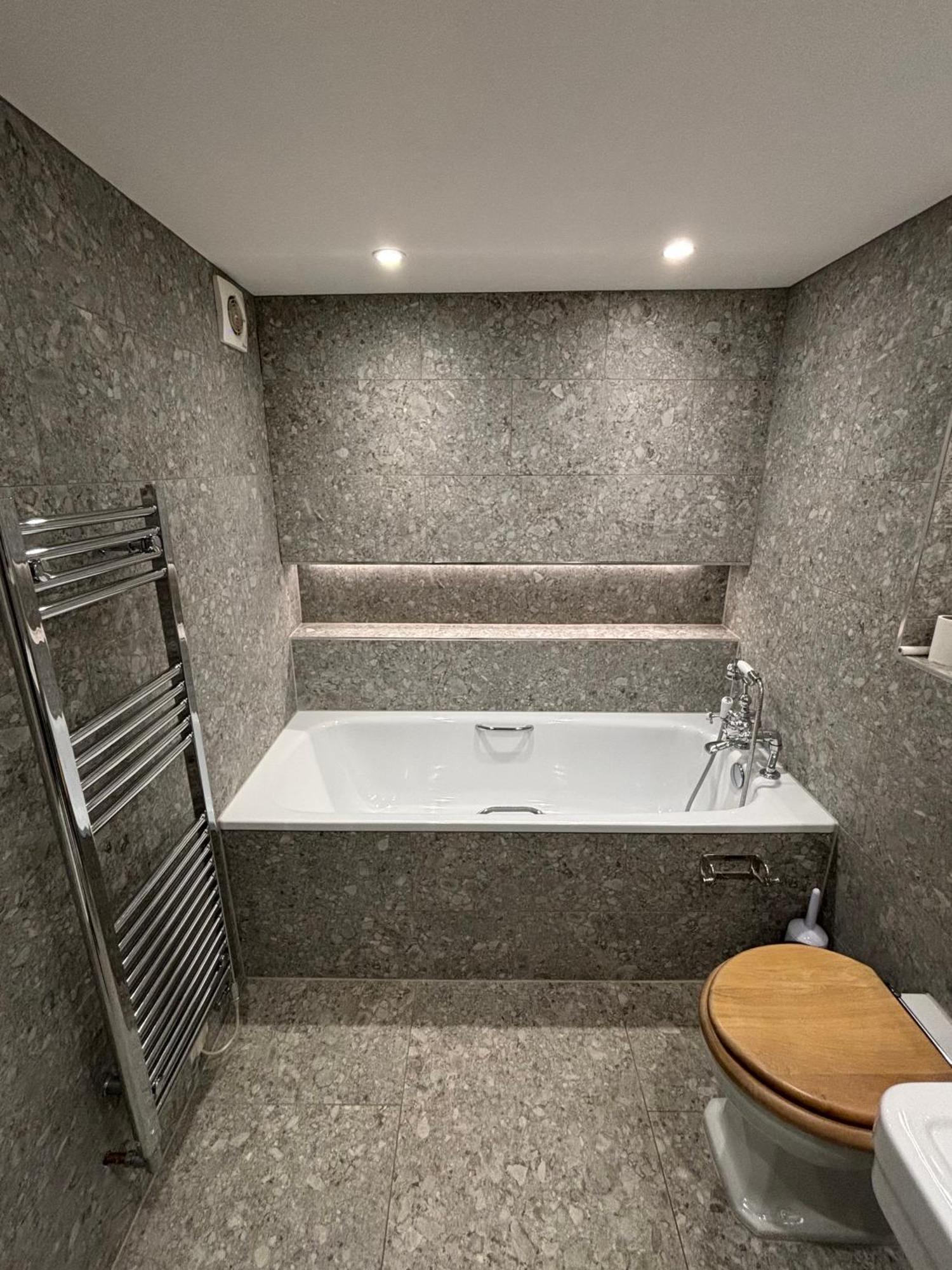 The Windsor Town House Hotel Bath Kültér fotó A bathtub